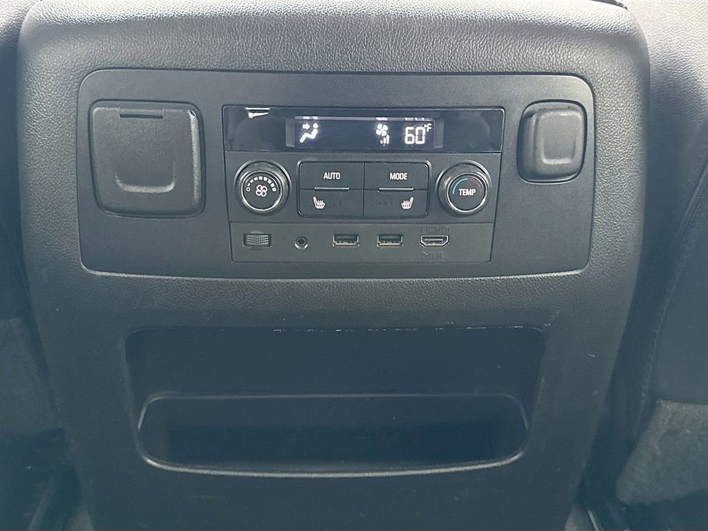 Used 2017 GMC Yukon XL SLT w/ Premium Edition image 34