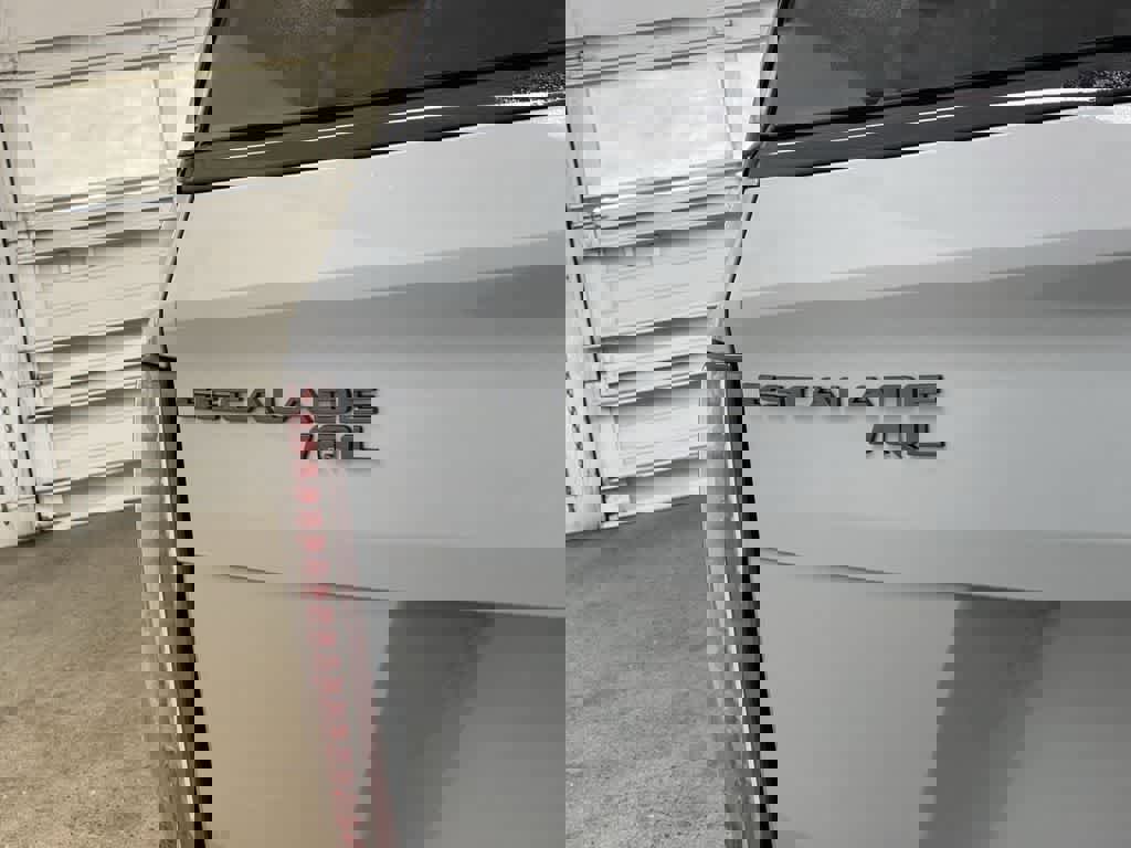 Certified 2026 Cadillac Escalade IQL Sport 1 w/ LPO, ONYX Package image 10