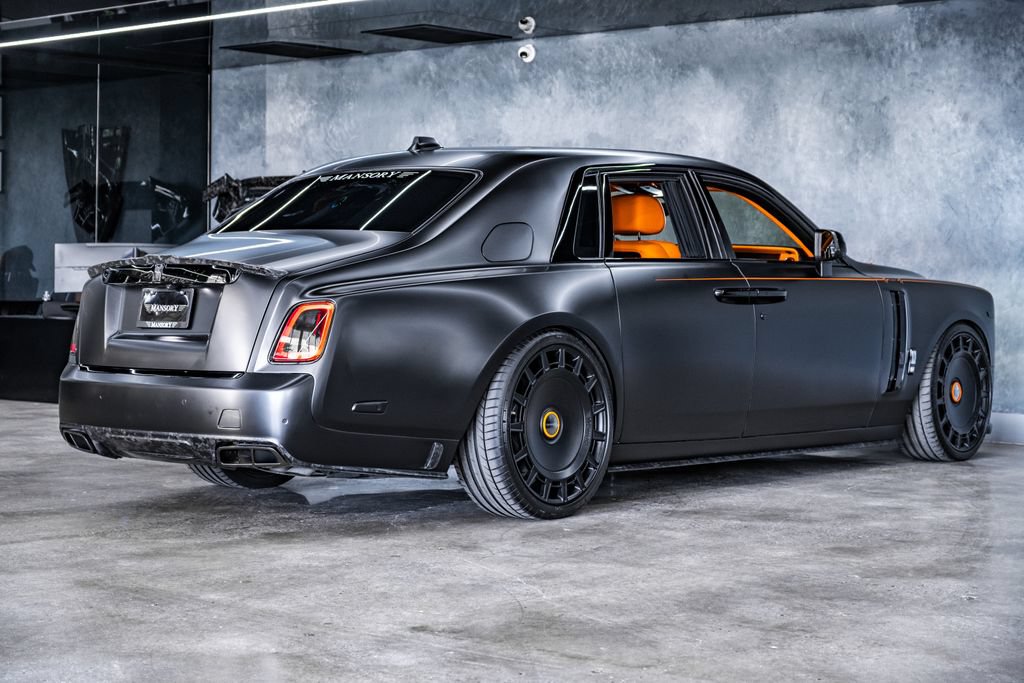 Used 2024 Rolls-Royce Phantom Sedan RWD image 26