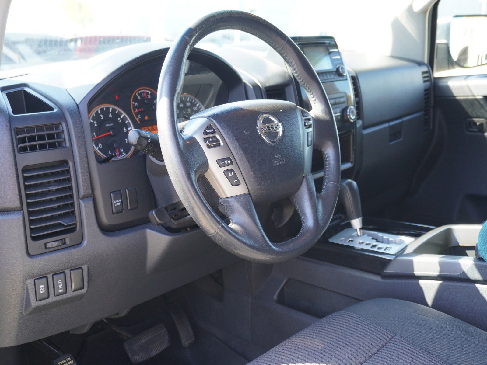 Used 2014 Nissan Titan SV w/ SV Value Truck Package image 20