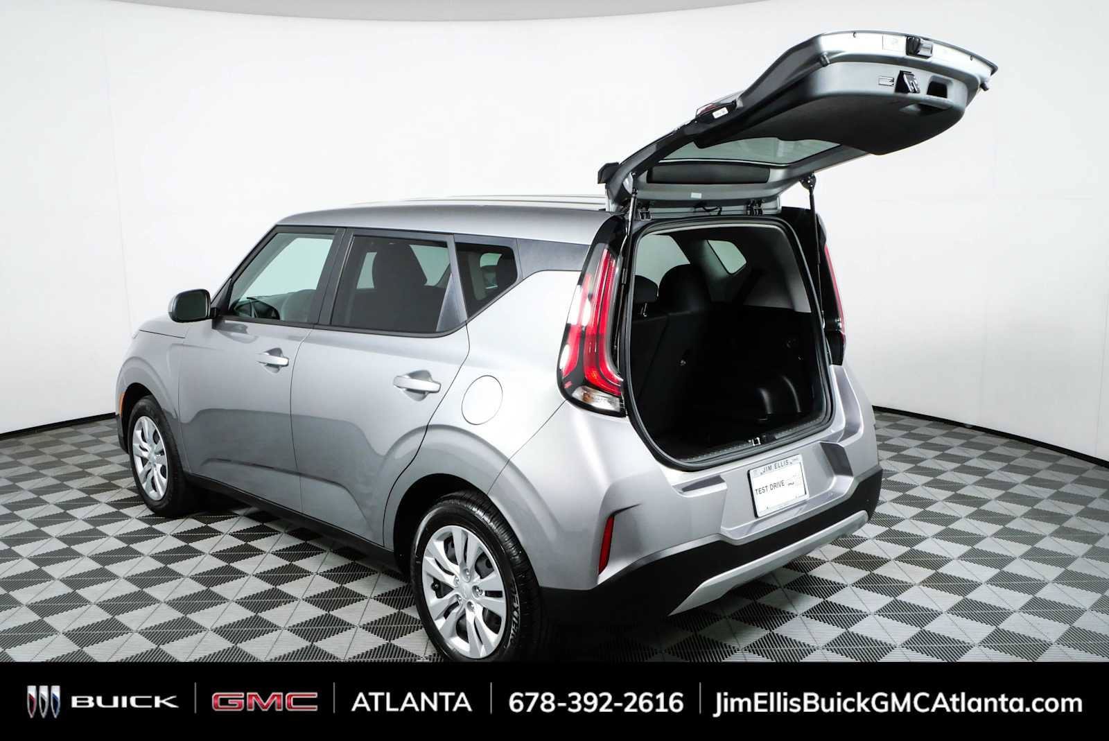 Used 2025 Kia Soul LX FWD image 29