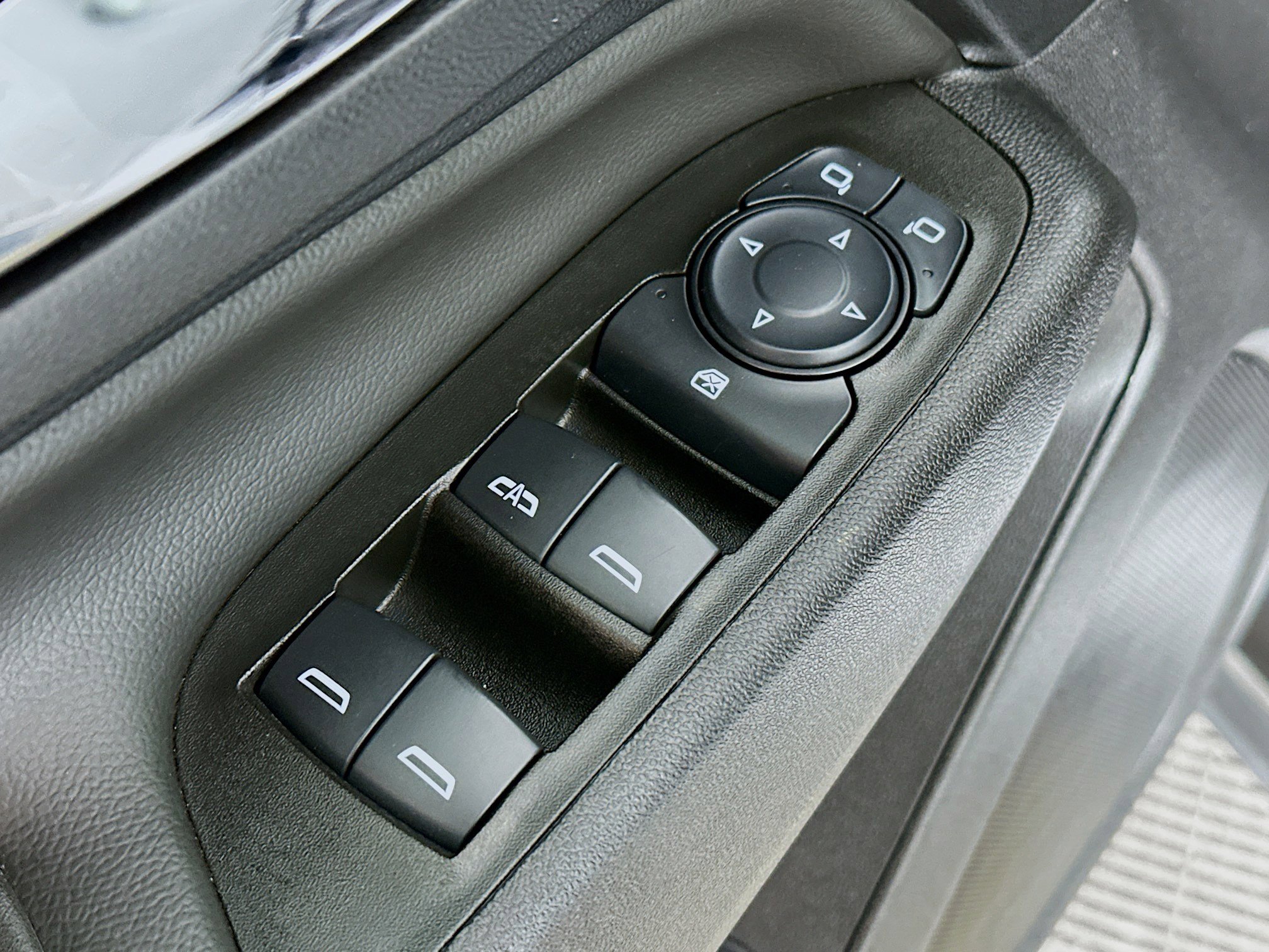 Used 2024 Chevrolet Equinox LT image 17