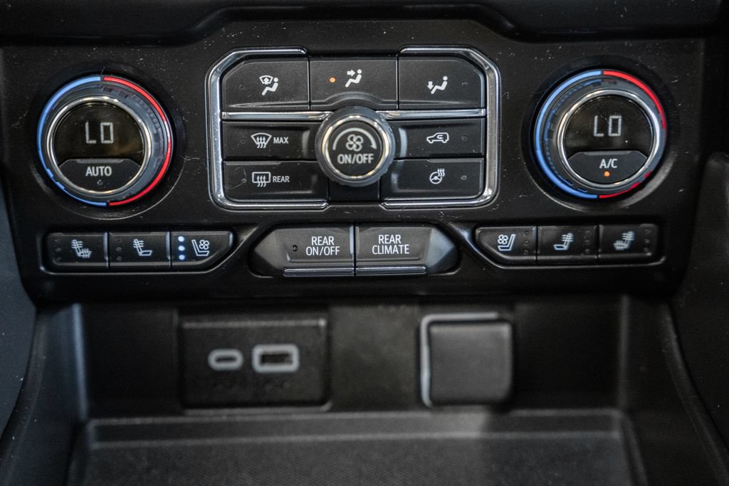 Used 2024 Chevrolet Tahoe High Country w/ Advanced Technology Package AWD/4WD image 26