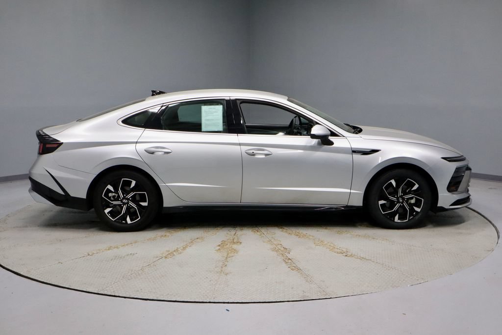 Certified 2025 Hyundai Sonata SEL FWD image 15