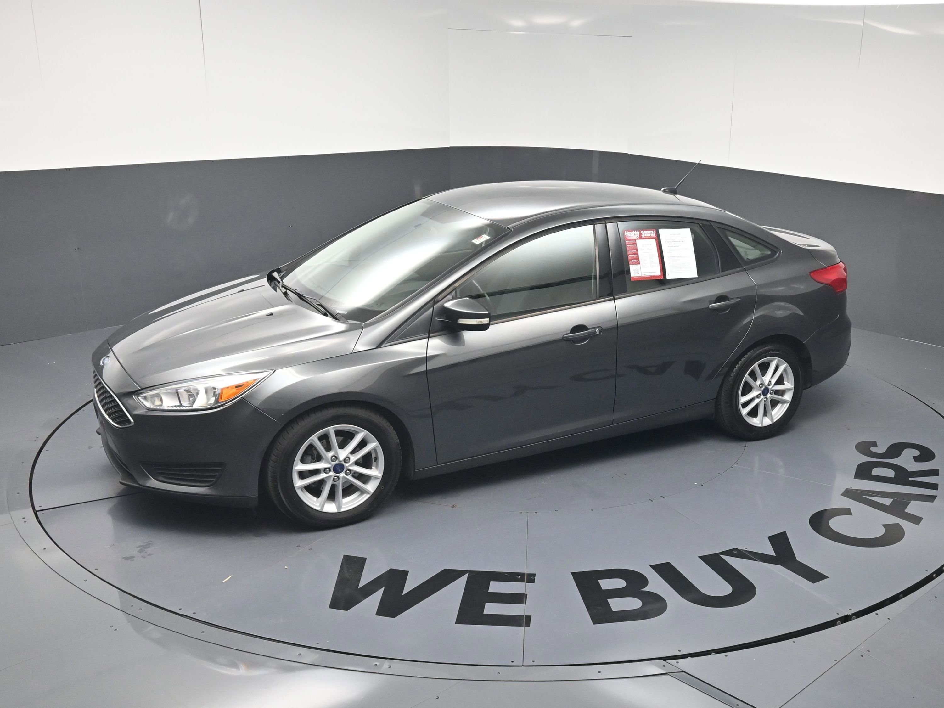 Used 2018 Ford Focus SE w/ Cold Weather Package FWD image 29