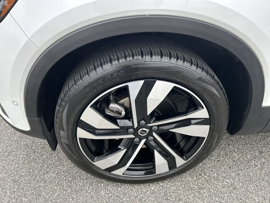 Certified 2023 Volvo XC40 B5 Plus w/ Driver Assist Package image 10