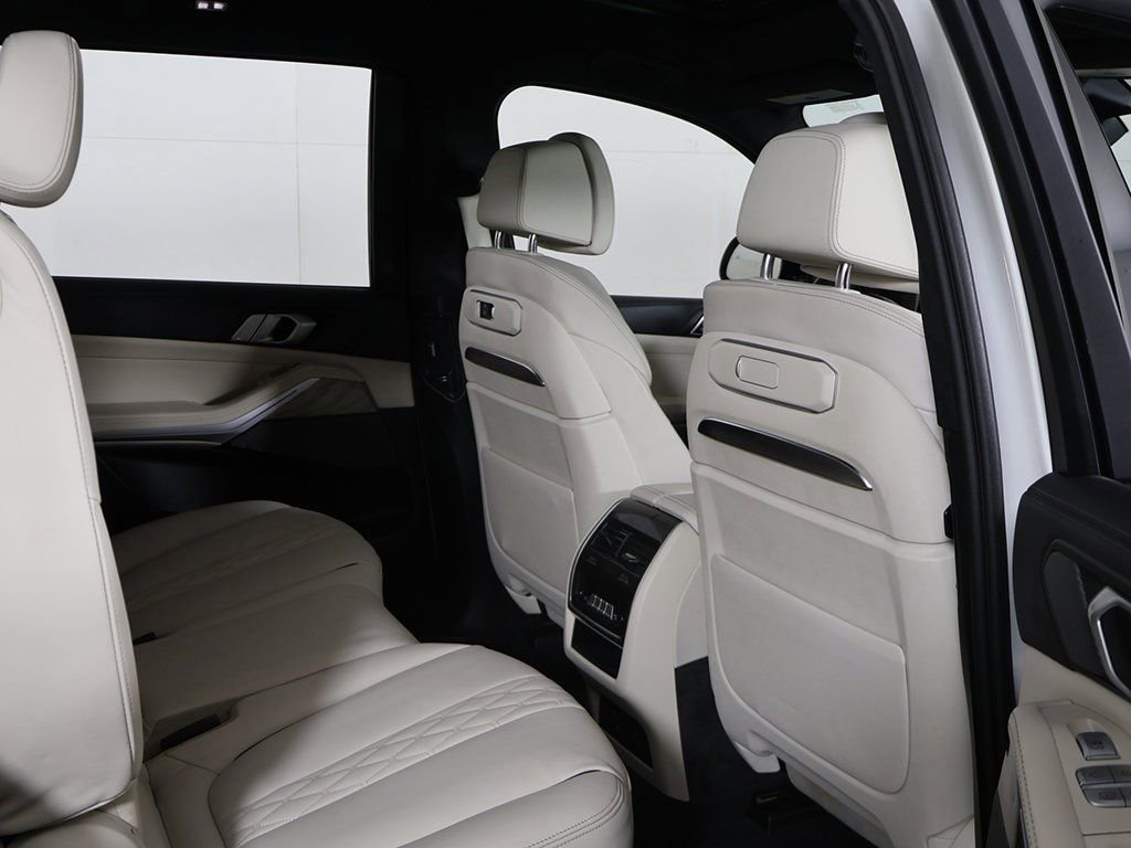 Used 2024 BMW X7 xDrive40i w/ Executive Package image 36