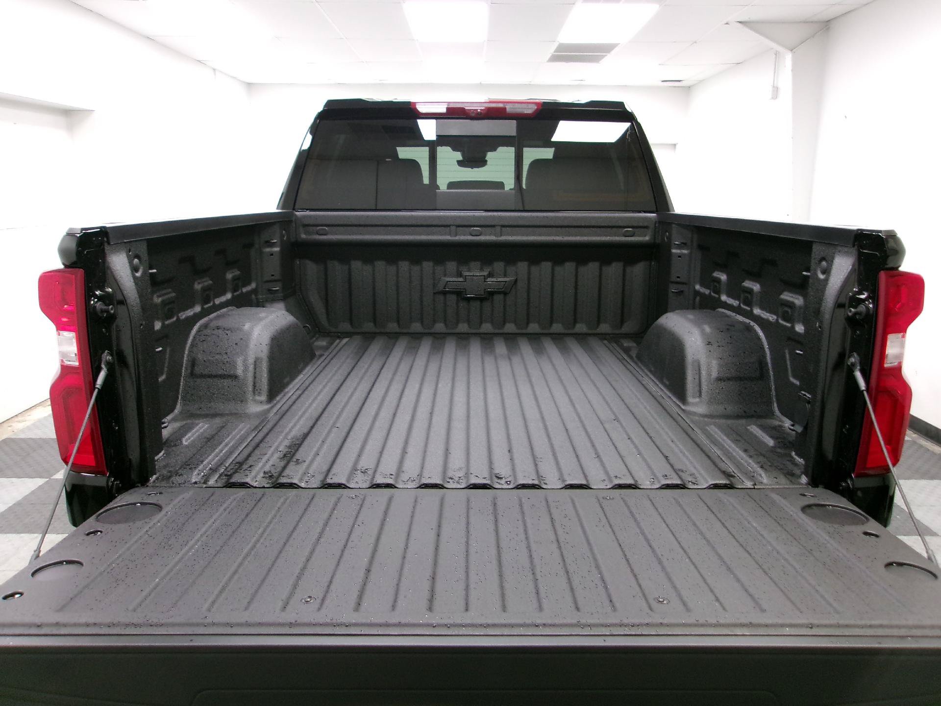 New 2026 Chevrolet Silverado 1500 High Country w/ Technology Package AWD/4WD image 12