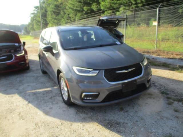 Certified 2025 Chrysler Pacifica Select FWD image 1