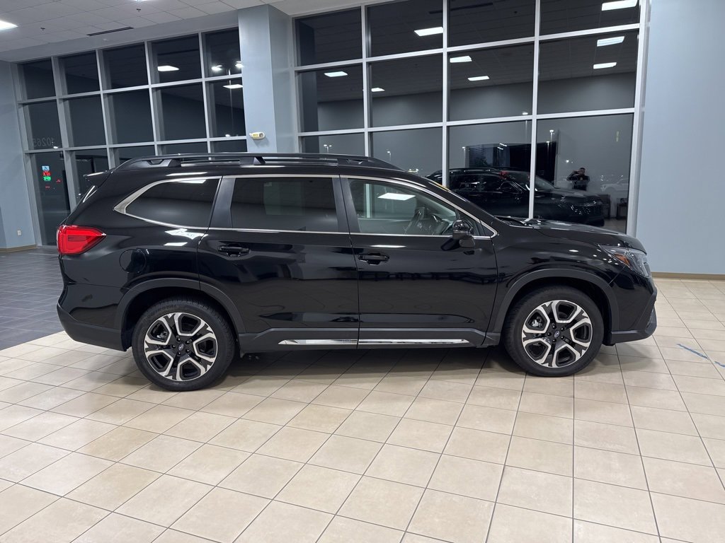 Used 2023 Subaru Ascent Limited image 6