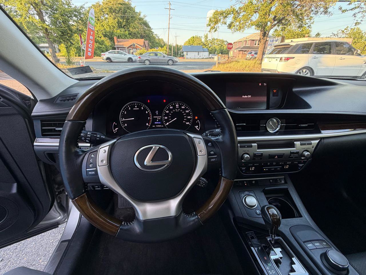 Used 2015 Lexus ES 350 w/ Premium Package FWD image 15