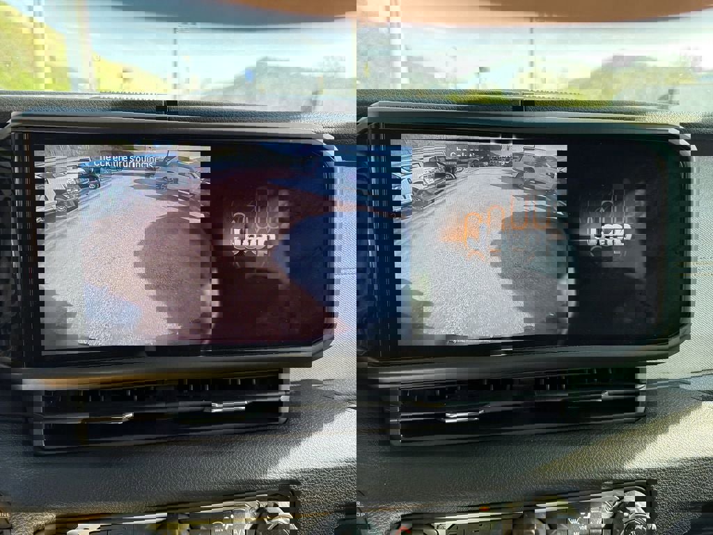 Used 2025 Jeep Wrangler Sport image 22