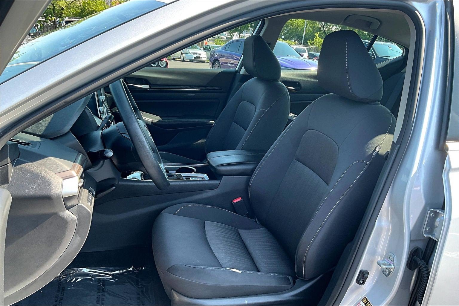 Used 2024 Nissan Altima 2.5 SV AWD/4WD image 23