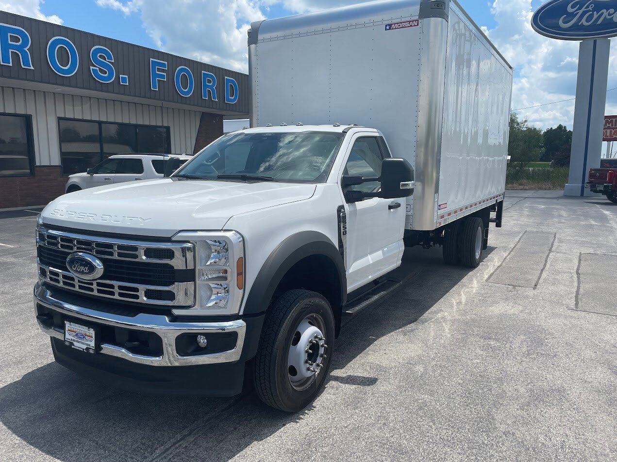 Used 2024 Ford F550 2WD Regular Cab Super Duty image 2