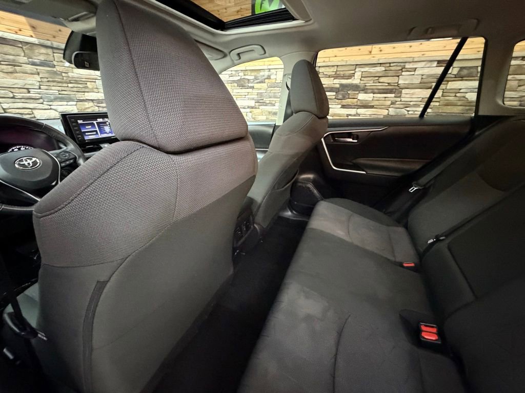 Used 2022 Toyota RAV4 XLE w/ Convenience Package image 28