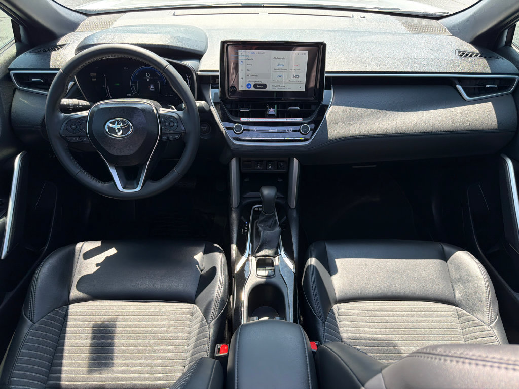 Used 2025 Toyota Corolla Cross AWD Hybrid w/ Convenience Package image 27
