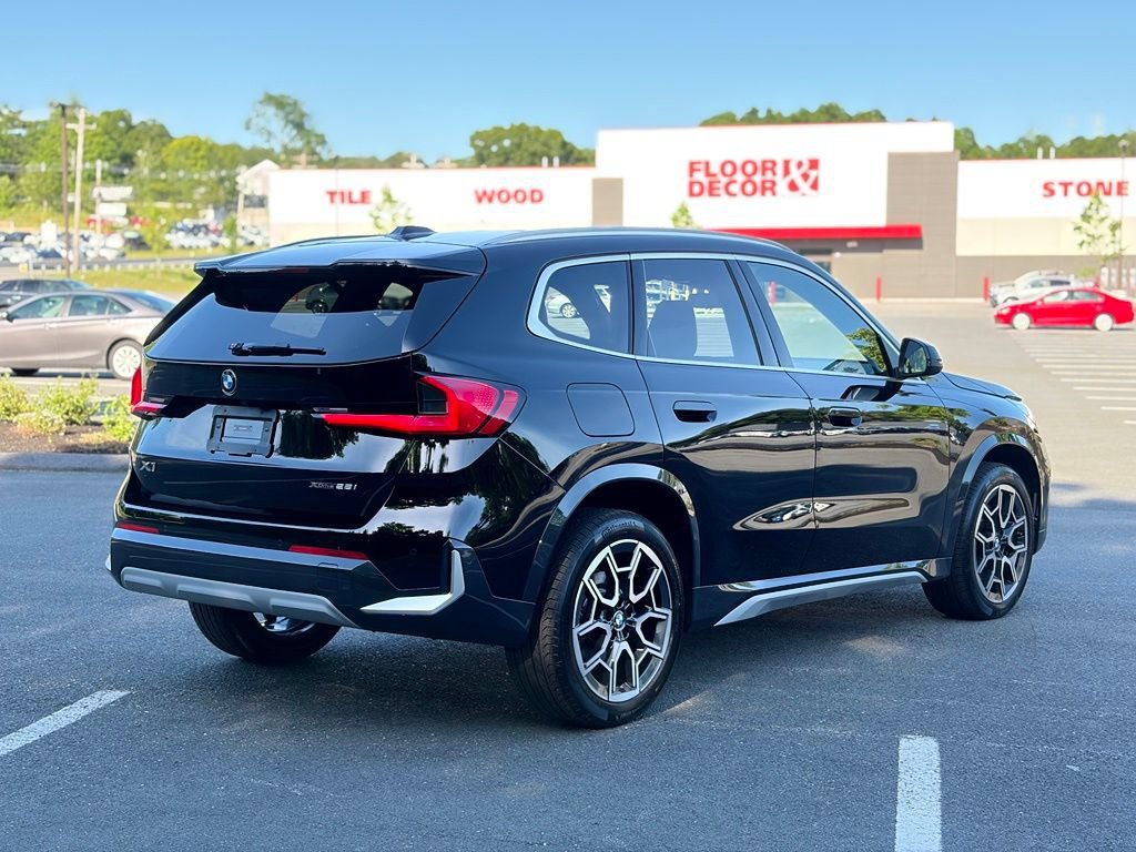 Certified 2025 BMW X1 xDrive28i w/ Technology Package AWD/4WD image 8
