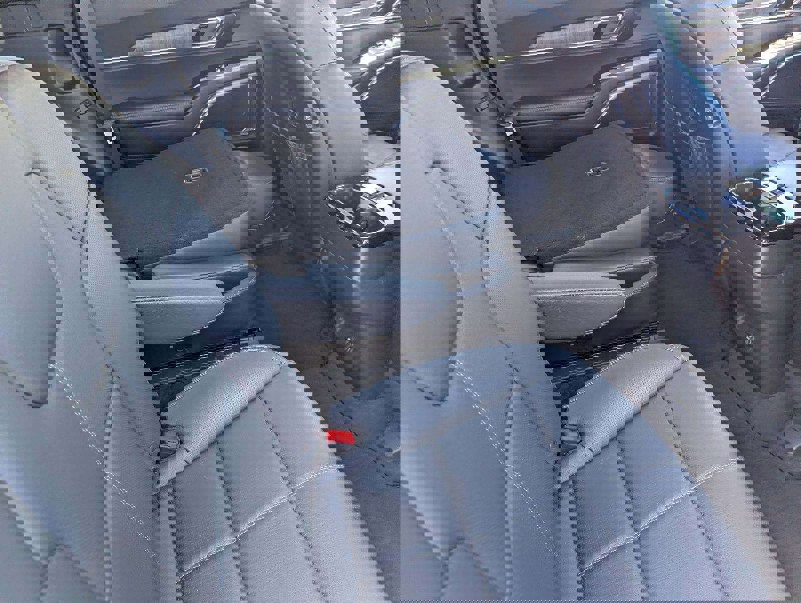 Used 2024 Kia Telluride SX w/ Towing Package image 14