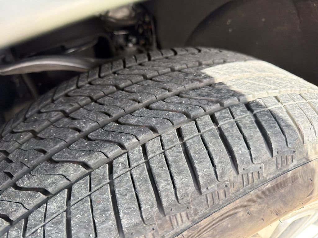 Used 2025 GMC Yukon XL Denali image 31