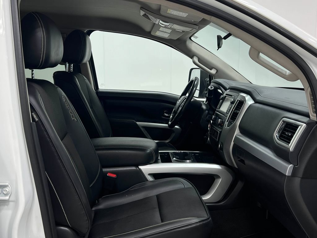 Used 2017 Nissan Titan PRO-4X image 33