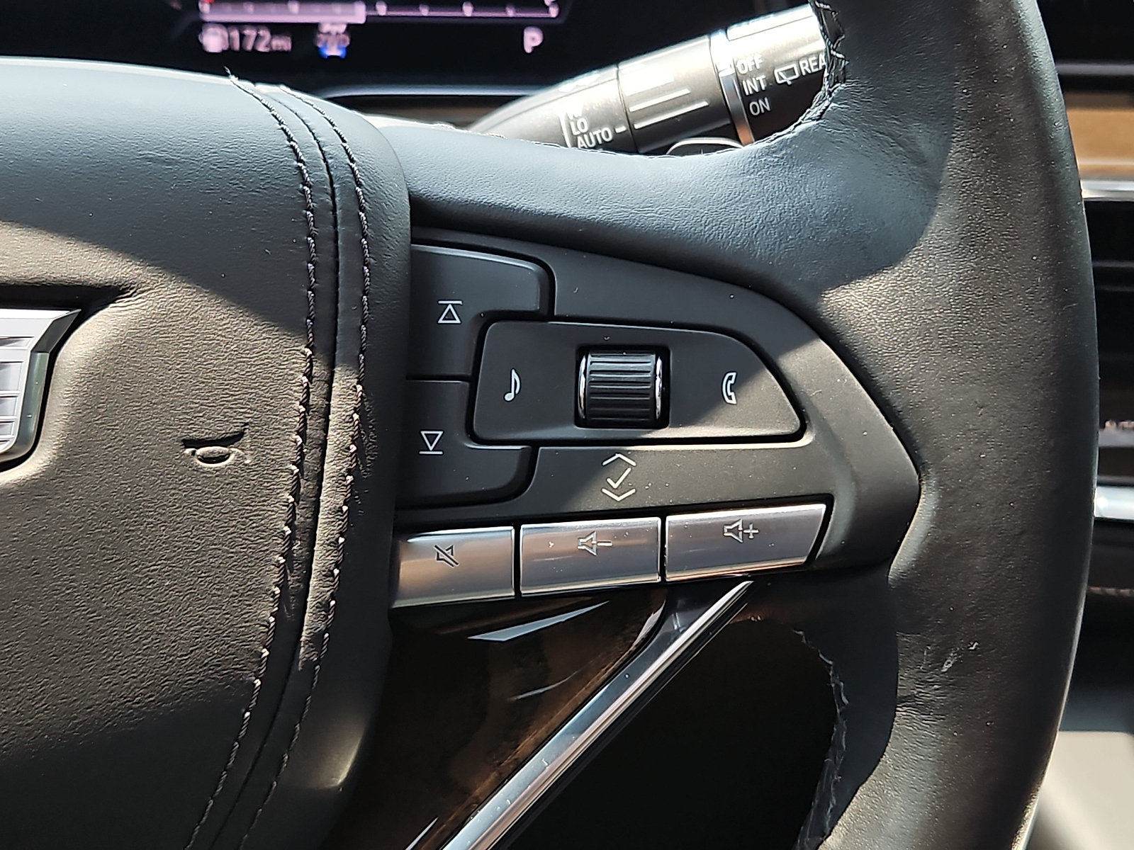 Certified 2024 Cadillac Escalade Sport Platinum w/ LPO, ONYX Package AWD/4WD image 23