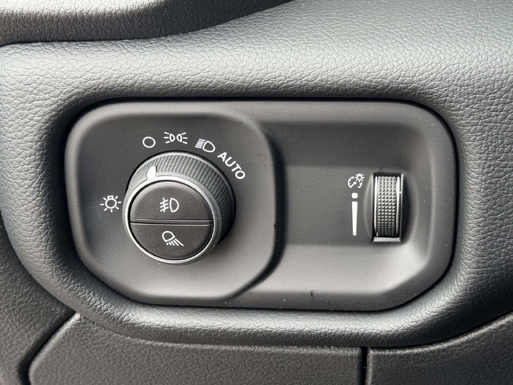 New 2026 RAM 2500 Big Horn AWD/4WD image 28