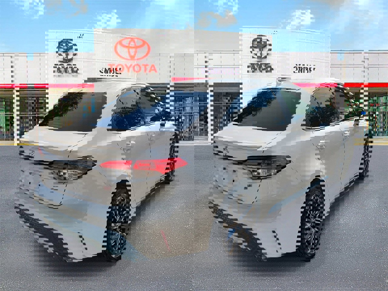 Used 2021 Toyota Corolla SE image 3