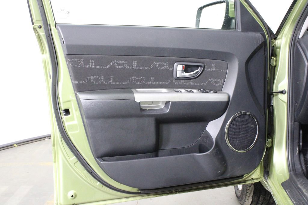 Used 2012 Kia Soul + image 14