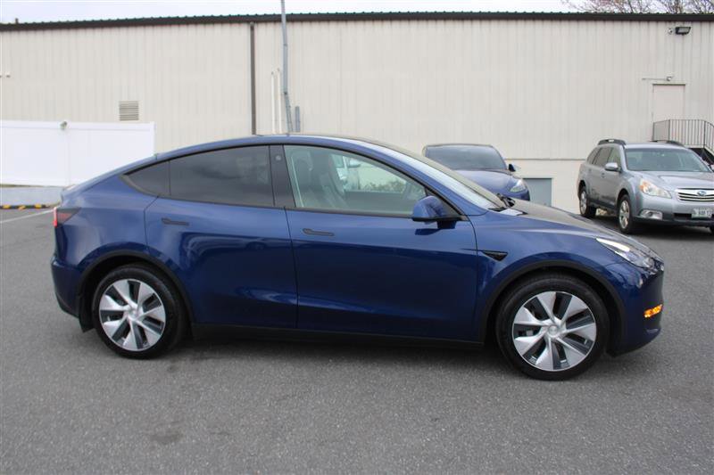 Used 2022 Tesla Model Y Long Range image 8
