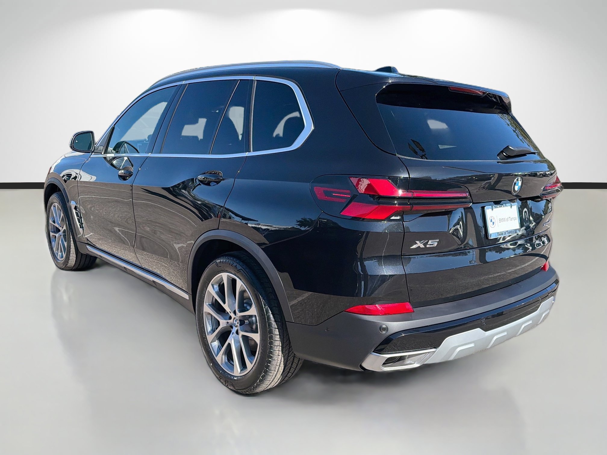 Used 2026 BMW X5 sDrive40i w/ Parking Assistance Package RWD image 5