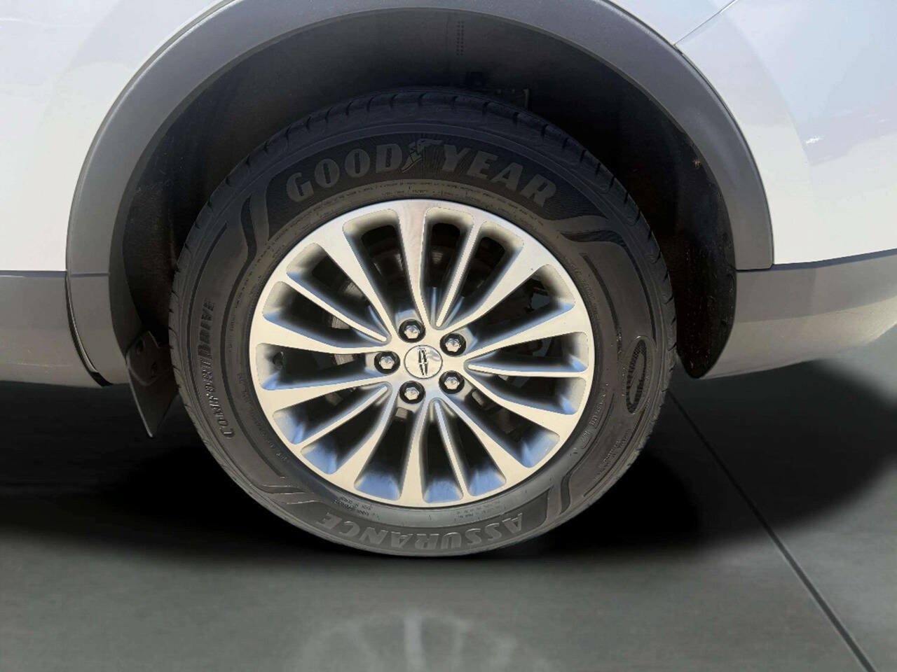 Used 2017 Lincoln MKX Select w/ Lincoln MKX Climate Package AWD/4WD image 21
