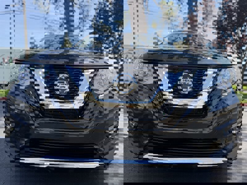 Used 2019 Nissan Rogue SV image 5