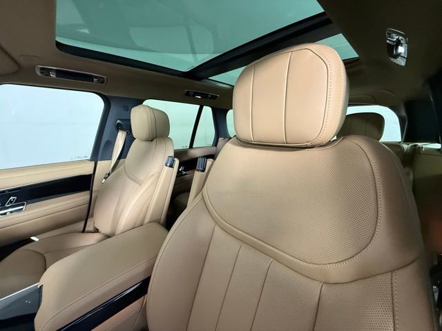 New 2025 Land Rover Range Rover SE image 5
