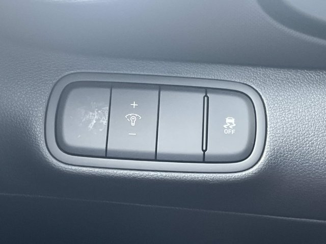 New 2026 Hyundai Venue SEL FWD image 31