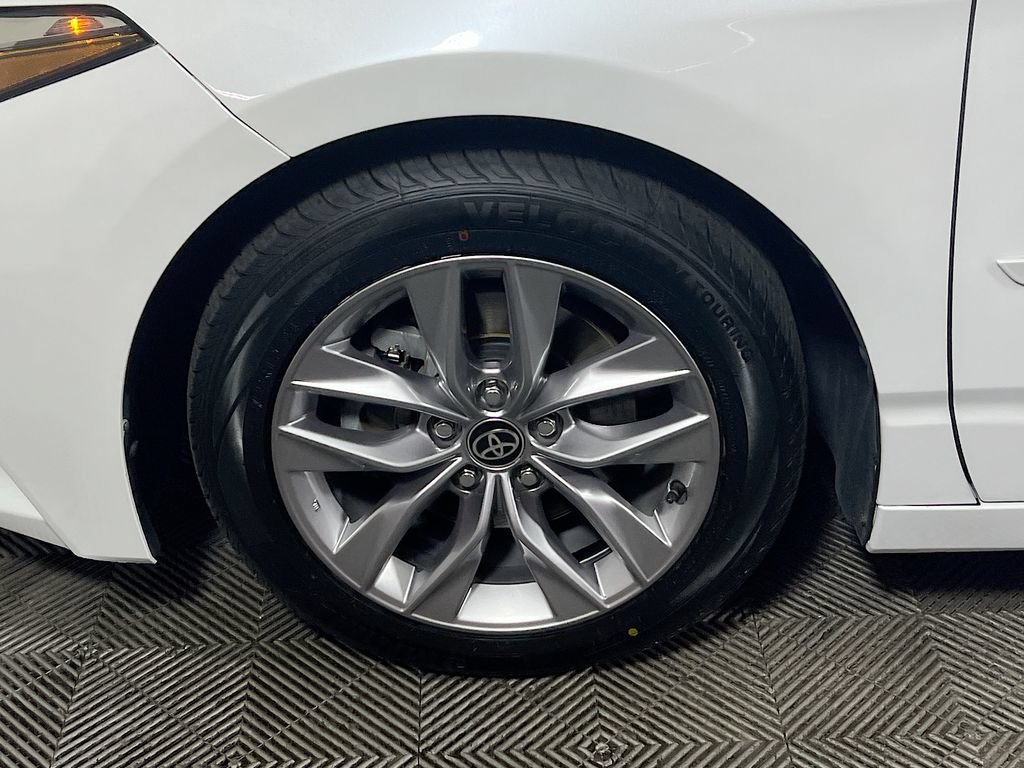 Certified 2021 Toyota Avalon XLE FWD image 27