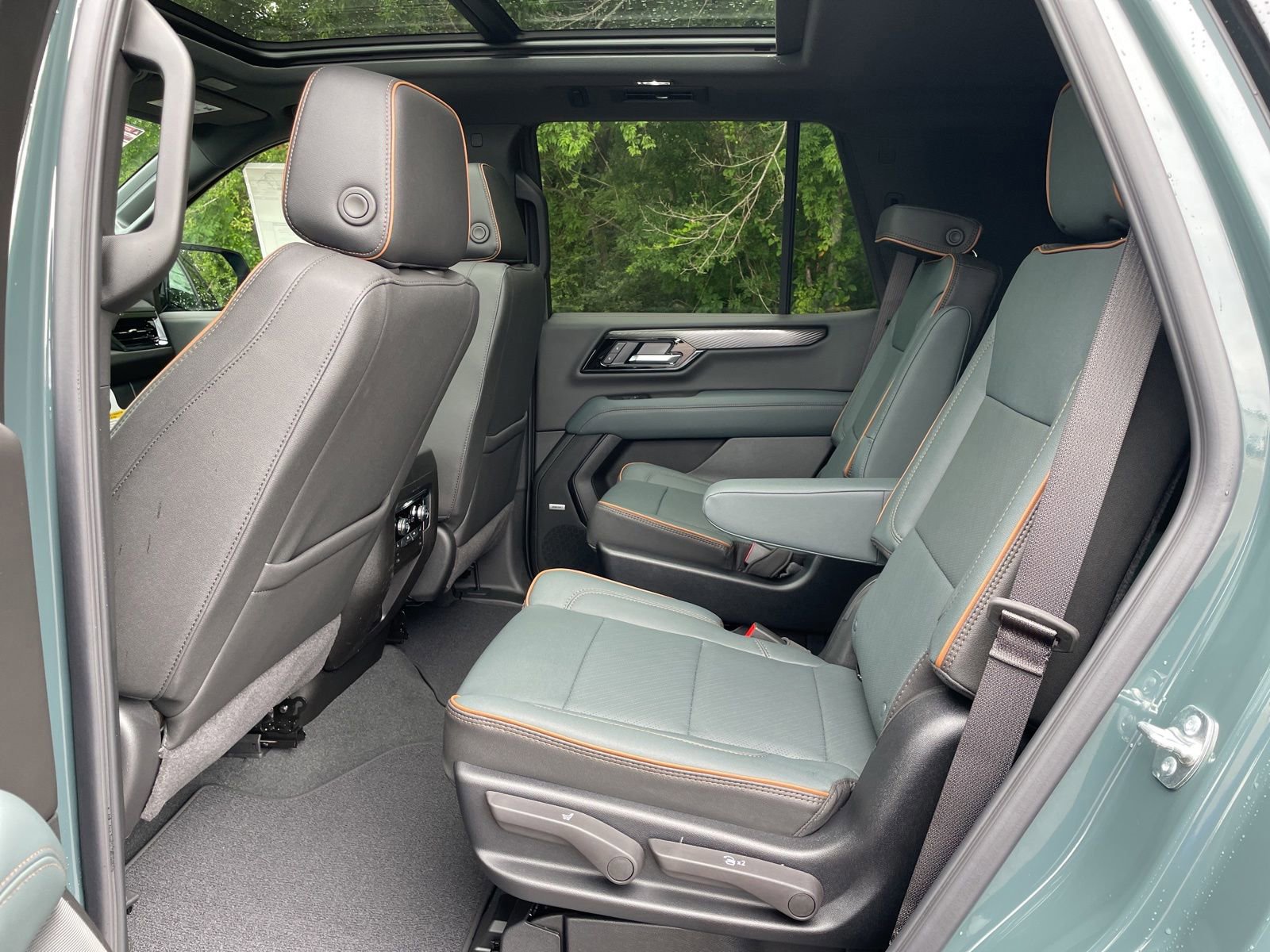 New 2026 GMC Yukon AT4 w/ AT4 Premium Package AWD/4WD image 31