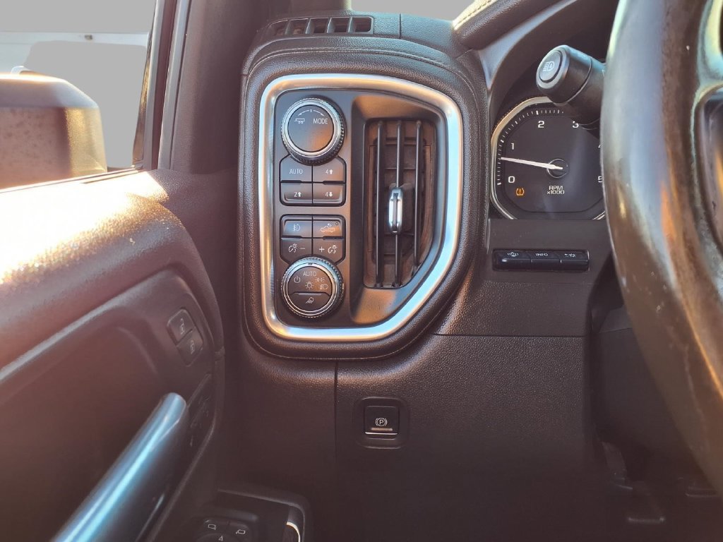 Used 2021 GMC Sierra 3500 Denali w/ Denali Ultimate Package AWD/4WD image 17