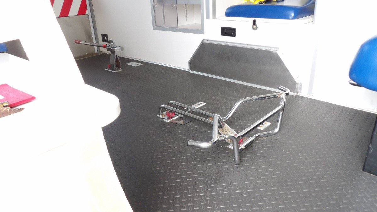 Used 2012 Ford F450 XLT w/ Ambulance Preparation Pkg RWD image 36