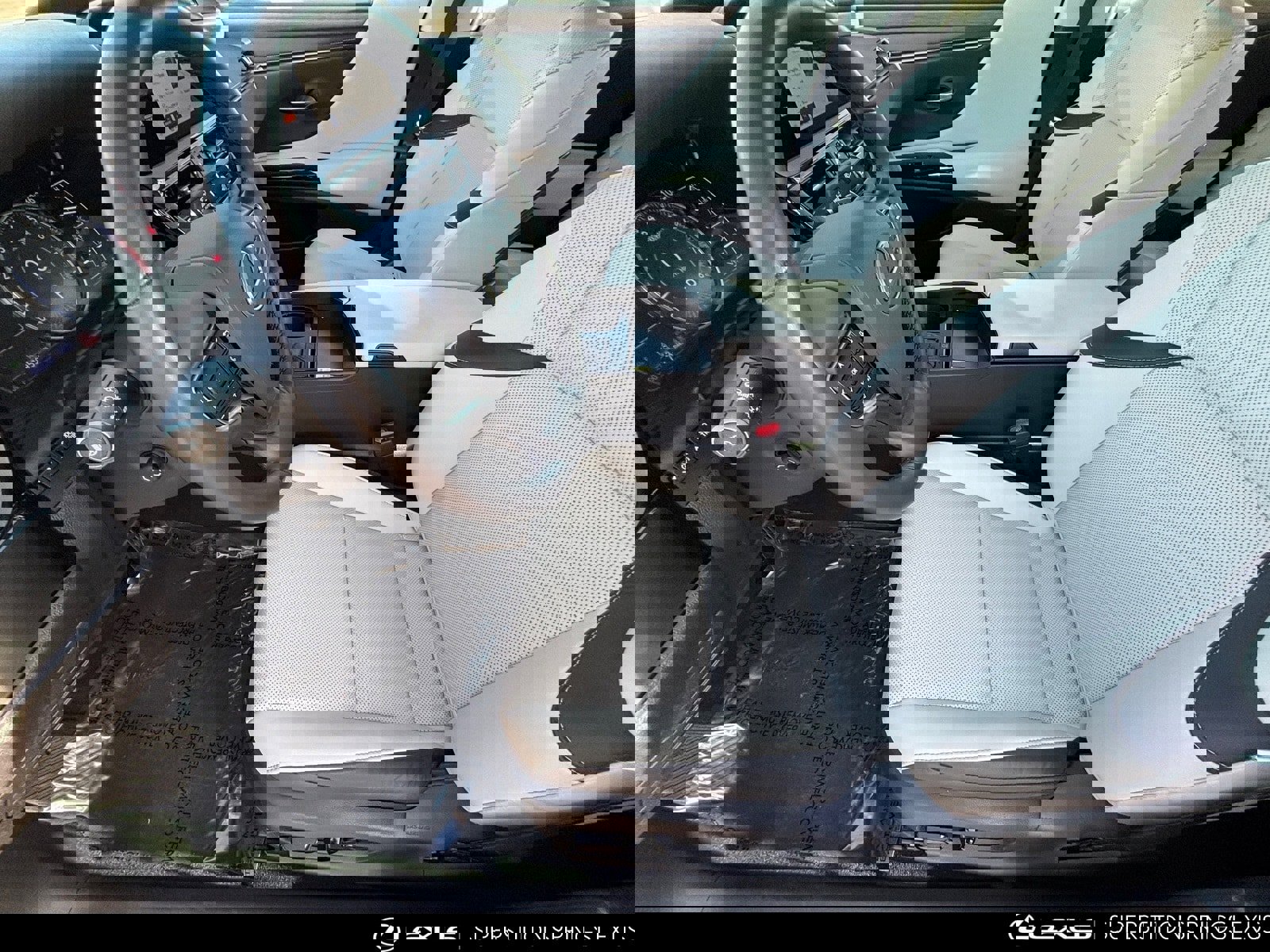 Certified 2025 Lexus ES 350 w/ Premium Package image 19