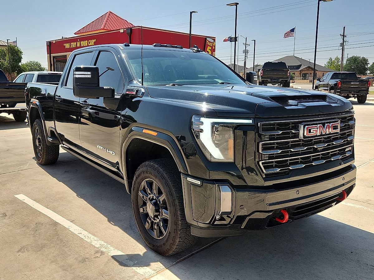 Used 2024 GMC Sierra 2500 AT4 w/ AT4 Premium Plus Package AWD/4WD image 4