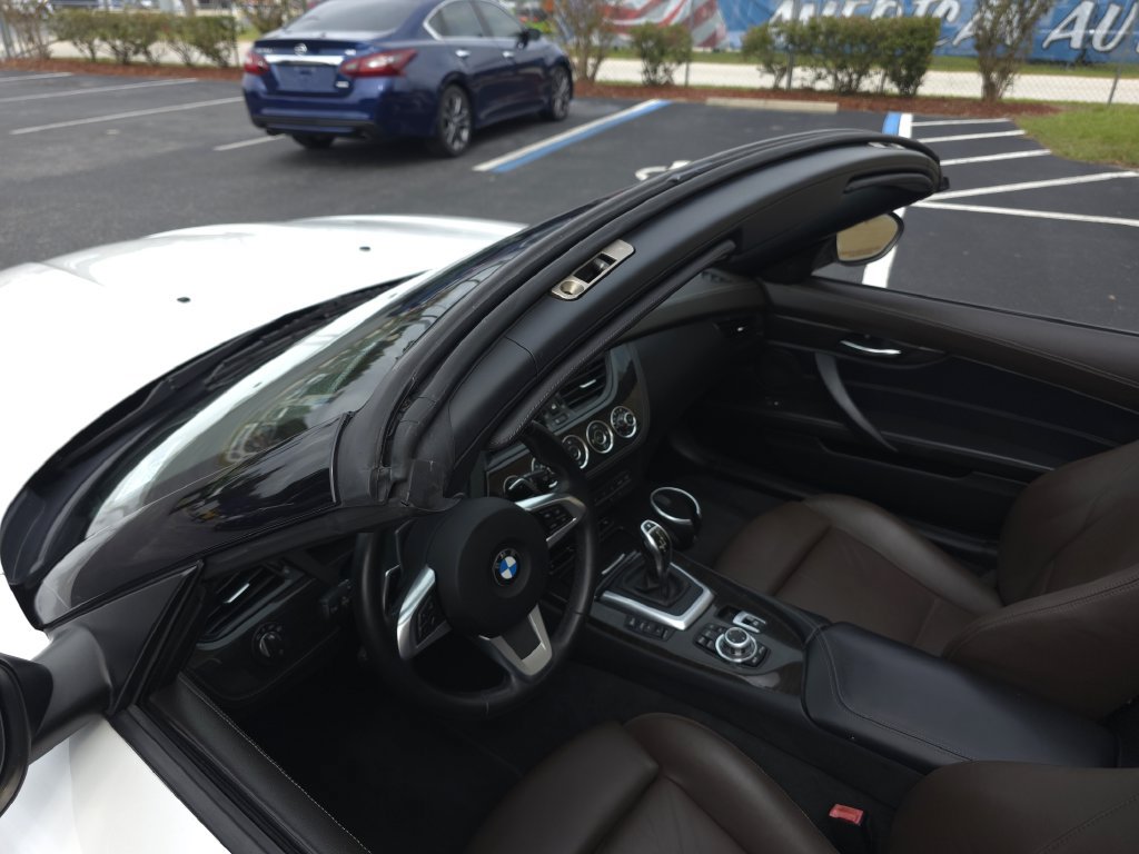 Used 2014 BMW Z4 sDrive35i RWD image 28