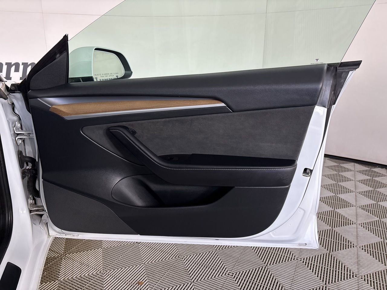 Used 2023 Tesla Model 3 Standard Range image 19
