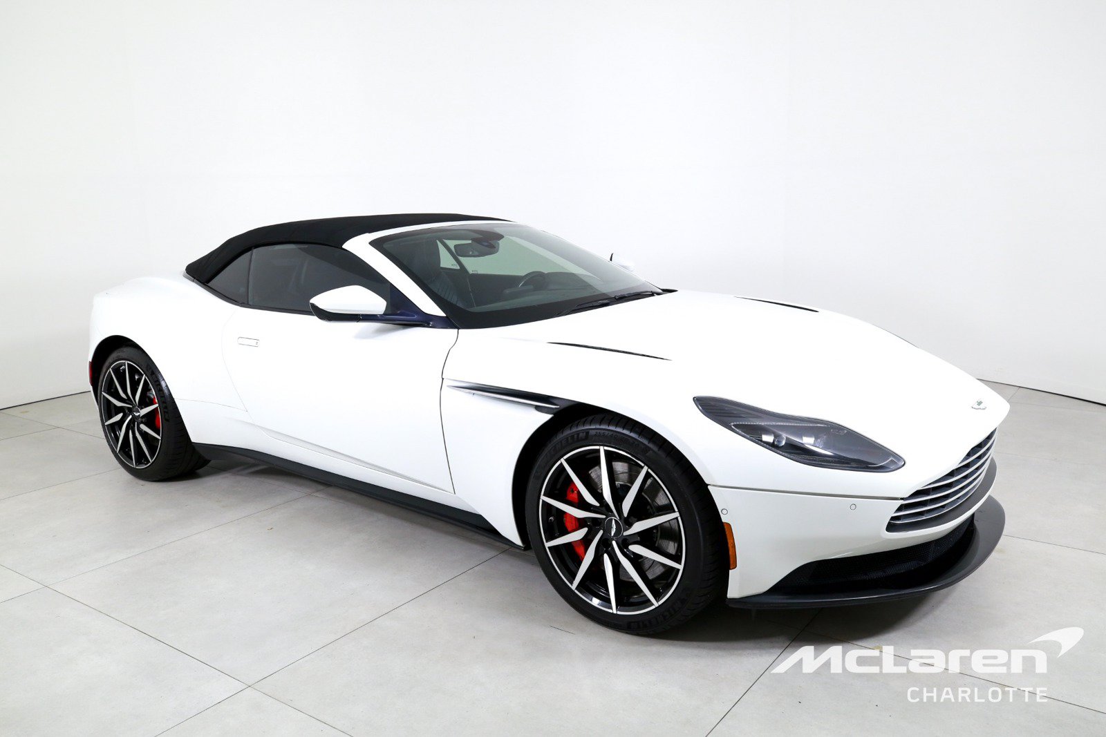 Used 2020 Aston Martin DB11 Volante RWD image 3