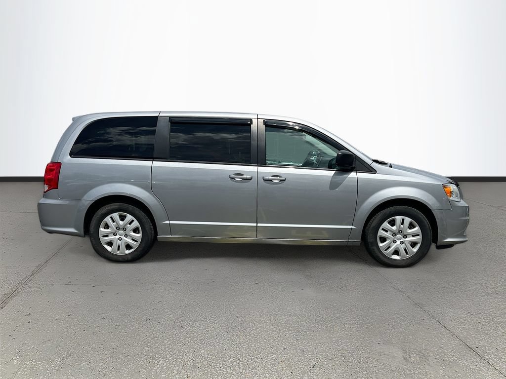 Certified 2018 Dodge Grand Caravan SE w/ UConnect Hands-Free Group FWD image 8