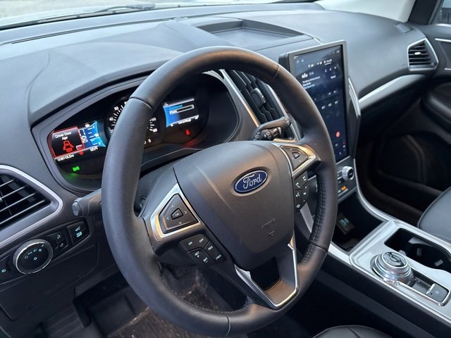 Used 2024 Ford Edge SEL w/ Convenience Package image 12