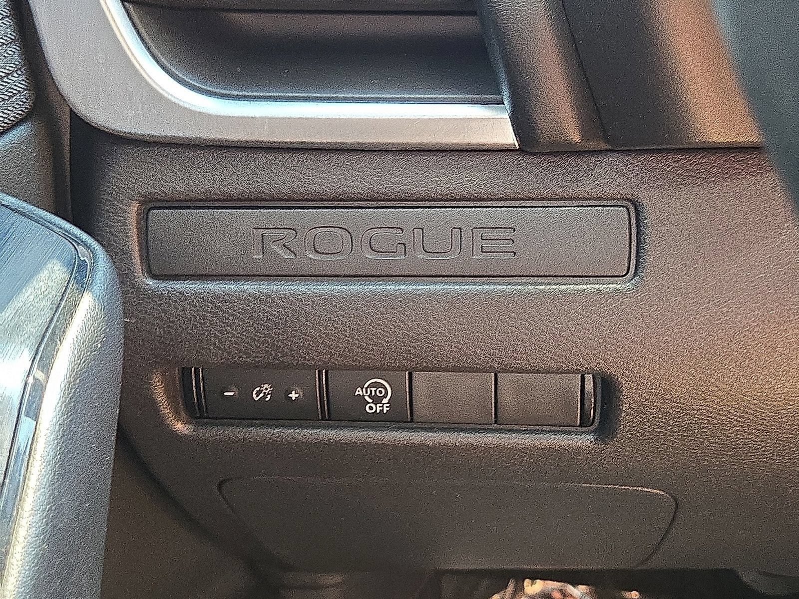 Used 2023 Nissan Rogue S FWD image 22