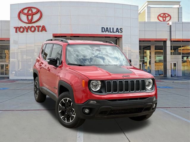Used 2023 Jeep Renegade Latitude AWD/4WD video 1