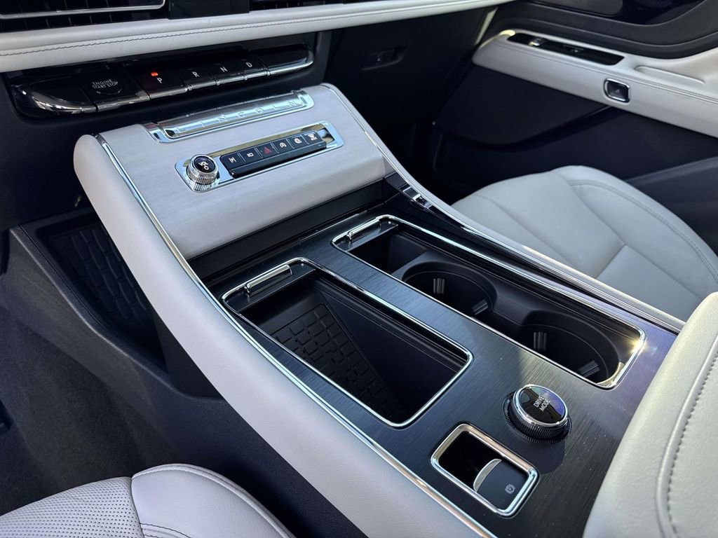 New 2026 Lincoln Aviator Reserve image 26