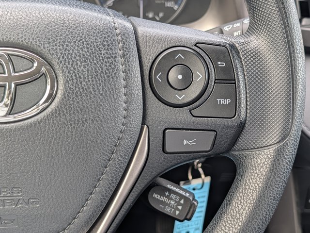 Used 2018 Toyota RAV4 LE FWD image 22