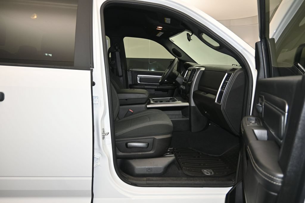 Used 2022 RAM 1500 Warlock AWD/4WD image 27